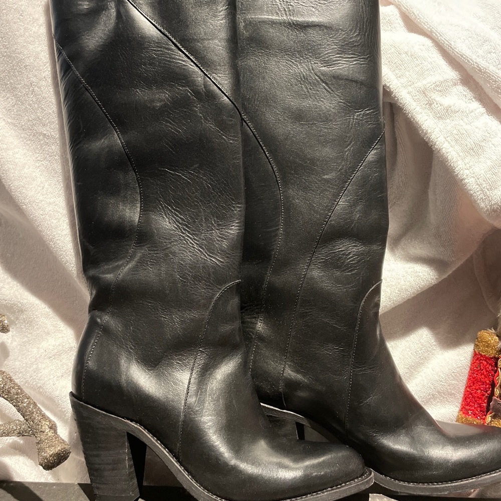 R U READY FOR FALL?  NIB GORGEOUS FRYE MUSTANG SEAM TALL BALCK LEATHER BOOTS